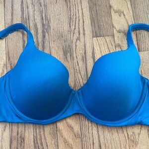 Victoria's Secret 💙🦋 Teal Blue Bra body by Victoria, lined Demi, 34DD